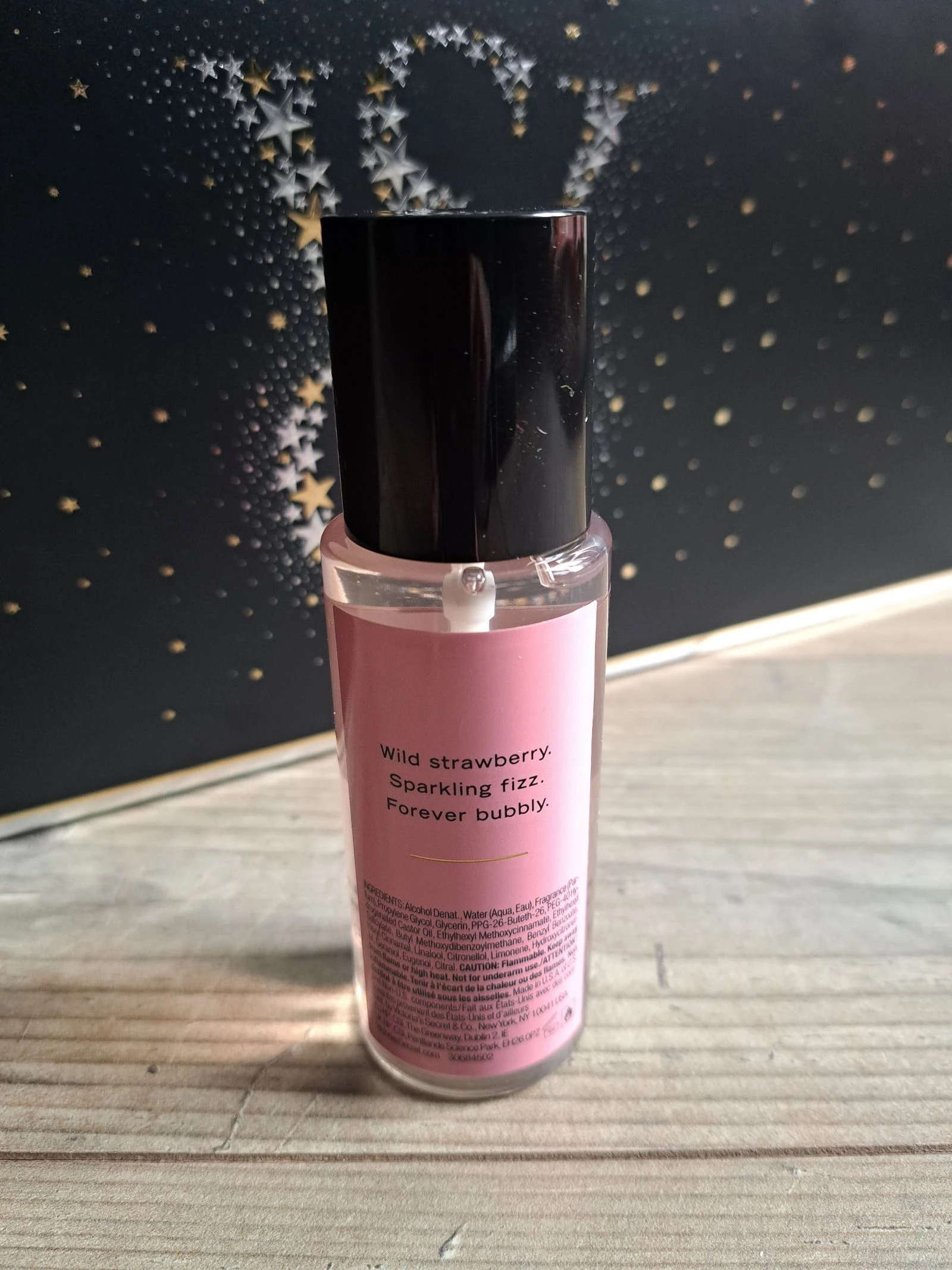 Nueva bruma corporal aromática de Victoria's Secret con fresas y champán  – photo 4